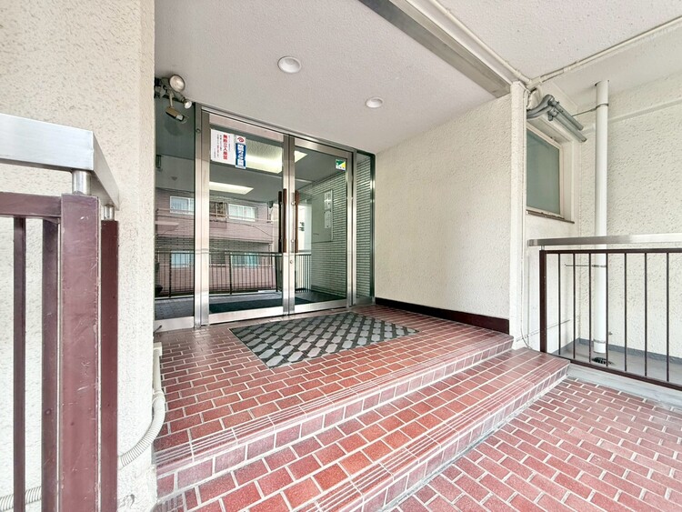 その他 上質感漂う玄関アプローチです。