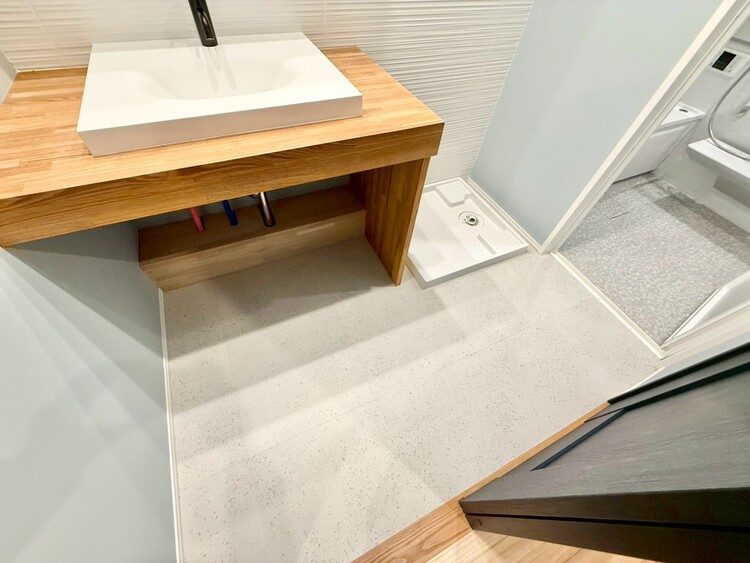 その他 十分な広さの脱衣所。