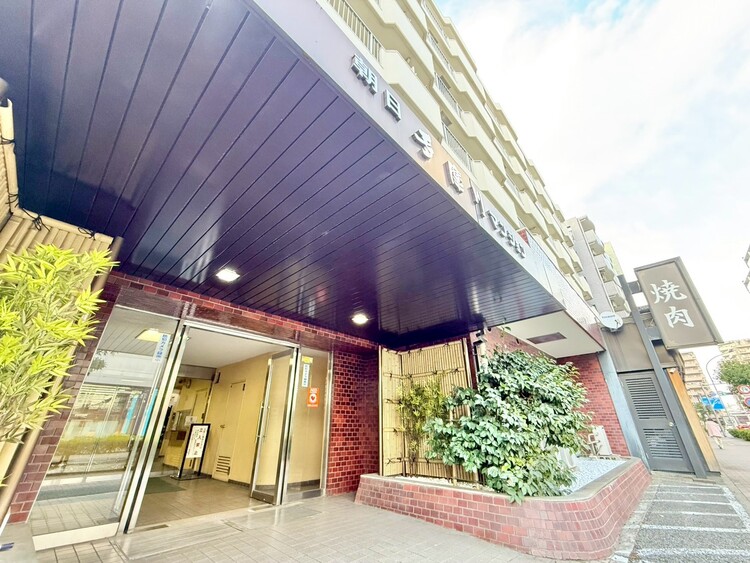 その他 上質感漂う玄関アプローチです。