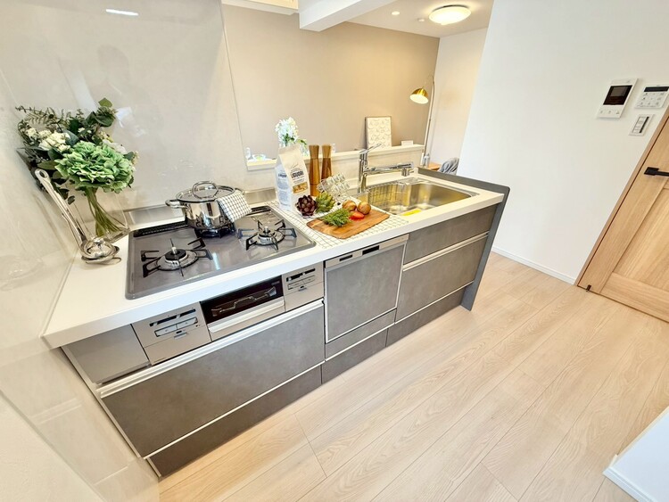 その他 開放感のあるキッチンスペース。調理をしながら、会話も弾みそうですね。
