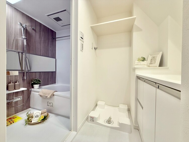 その他 十分な広さの脱衣所。