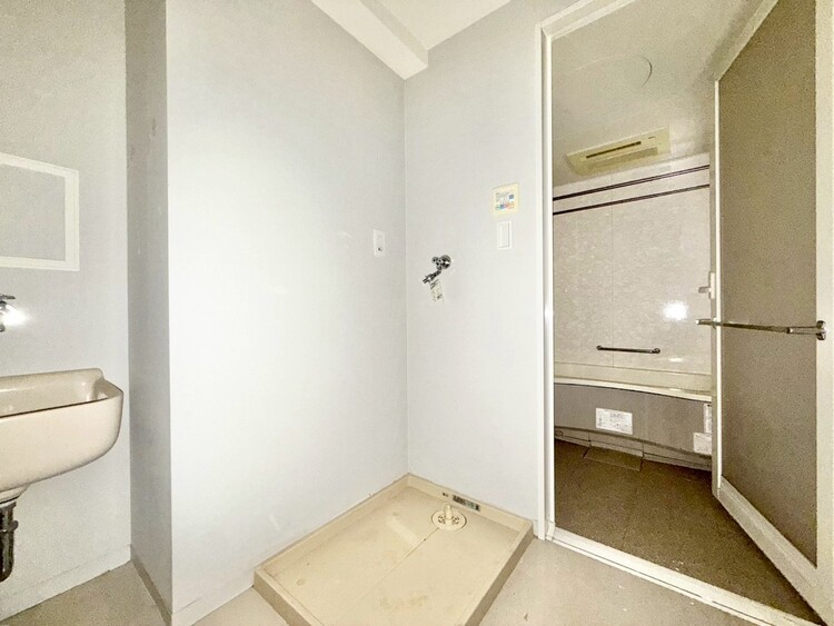 その他 十分な広さの脱衣所。