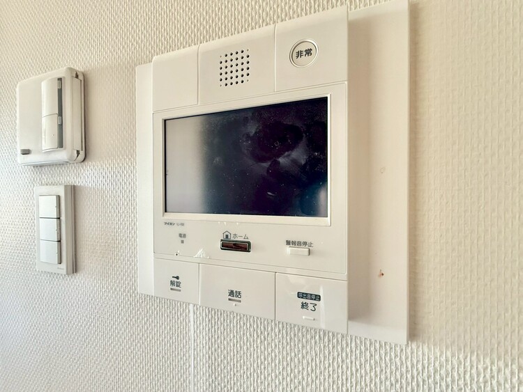 その他 誰が来てもわかる様にモニター付きインターホンを設置。
