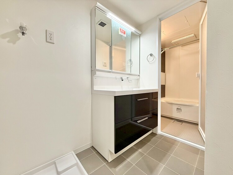 その他 十分な広さの脱衣所。