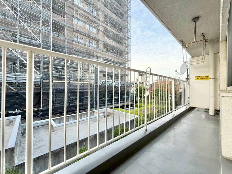 その他 朝の澄んだ空気や、夕方に吹く清々しい風を感じられるバルコニー。