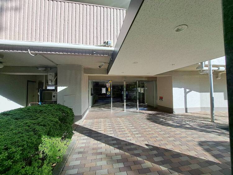 その他 上質感漂う玄関アプローチです。