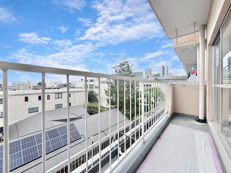 その他 朝の澄んだ空気や、夕方に吹く清々しい風を感じられるバルコニー。