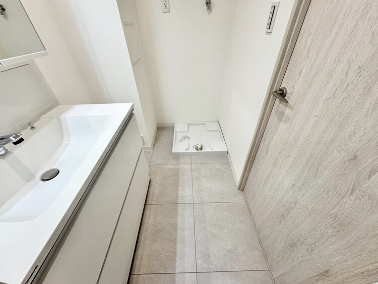 その他 十分な広さの脱衣所。