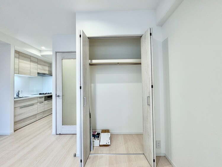 その他 収納スペースが付いていて、お部屋を広く使っていただけます。