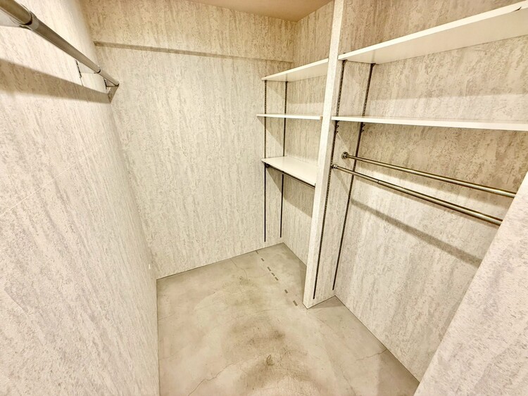 その他 収納スペースが付いていて、お部屋を広く使っていただけます。