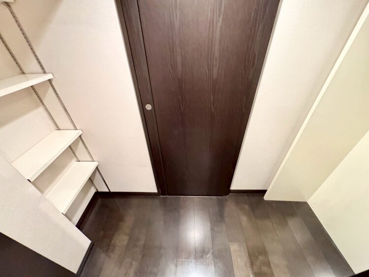 その他 収納スペースが付いていて、お部屋を広く使っていただけます。