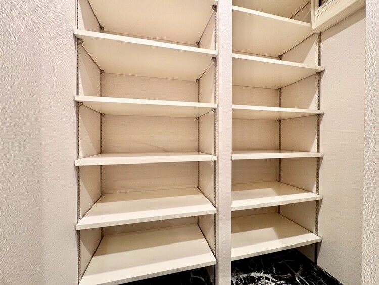 その他 家電やスーツケース、ストック品など何でも片付く嬉しい空間です。