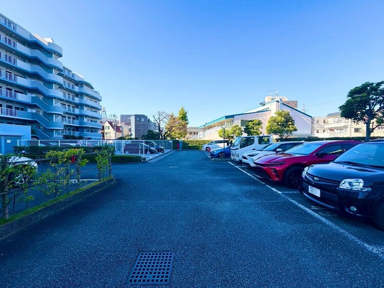 その他 駐車スペースが嬉しいですね。※空き状況は都度ご確認下さい。