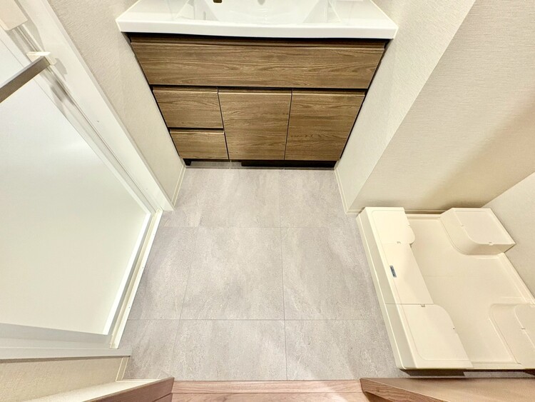 その他 十分な広さの脱衣所。