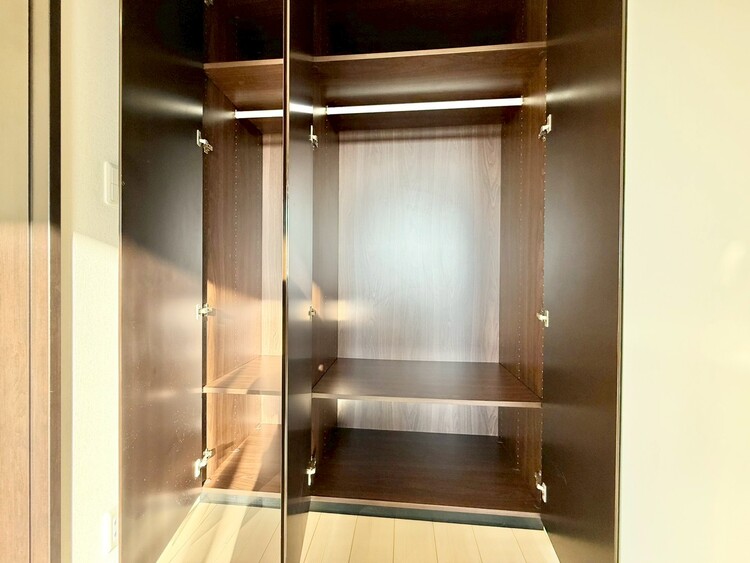 その他 収納スペースが付いていて、お部屋を広く使っていただけます。