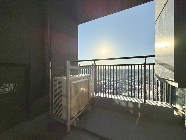 その他 朝の澄んだ空気や、夕方に吹く清々しい風を感じられるバルコニー。