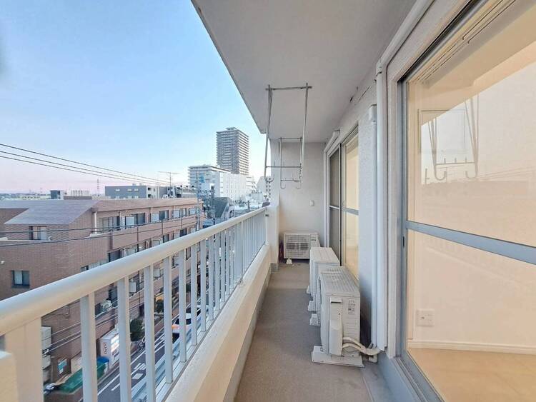 その他 朝の澄んだ空気や、夕方に吹く清々しい風を感じられるバルコニー。