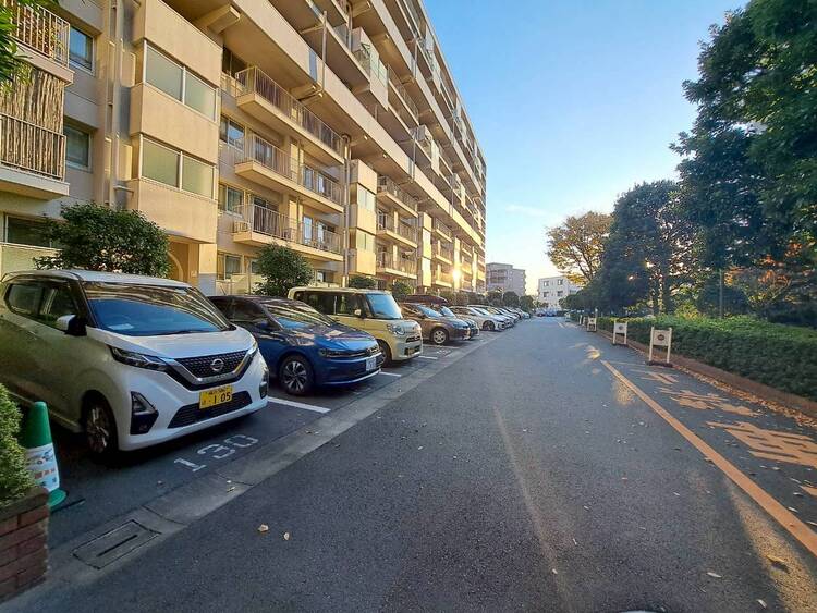 その他 駐車スペースが嬉しいですね。※空き状況は都度ご確認下さい。