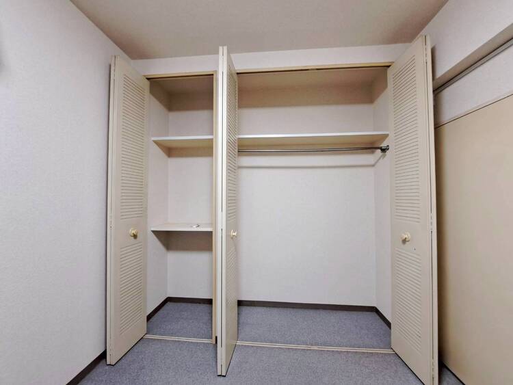 その他 収納スペースが付いていて、お部屋を広く使っていただけます。