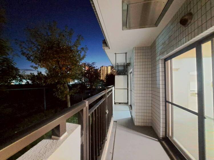 その他 朝の澄んだ空気や、夕方に吹く清々しい風を感じられるバルコニー。