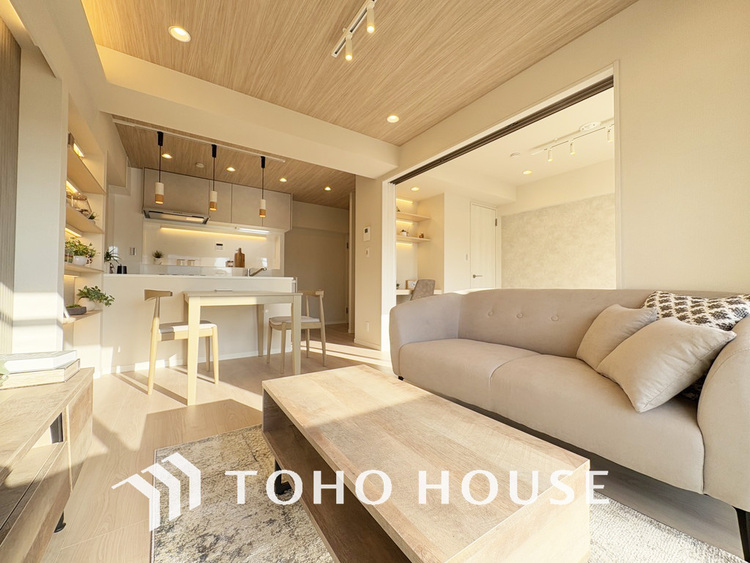 内装 爽やかな通風と採光を存分に感じる事が出来るリビング