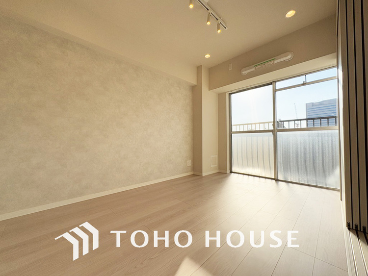 内装 採光もある洋室は、くつろぎのひと時を過ごすのにぴったり