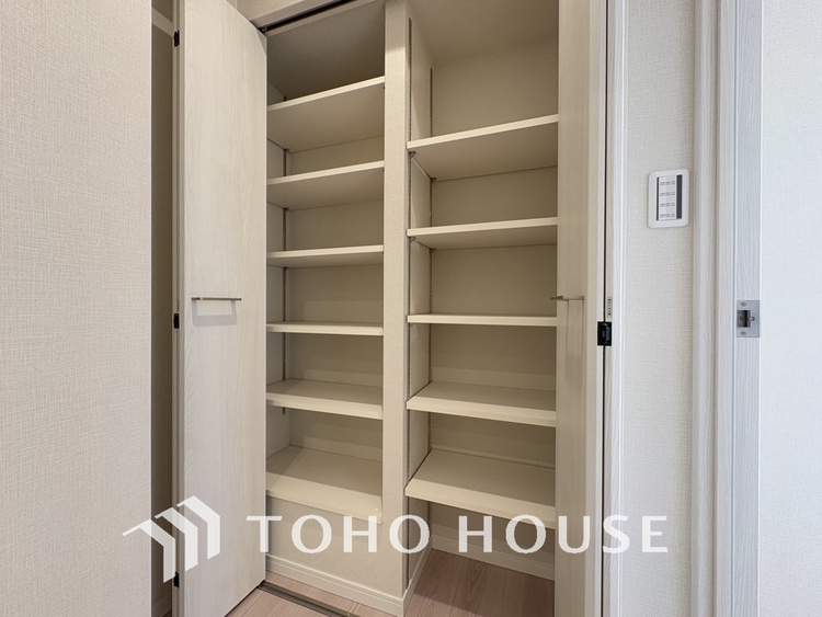 収納 廊下　収納