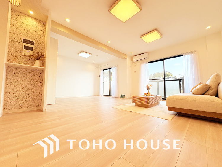 内装 明るいLDKは自然と家族が集まるコミュニケーションの場所に