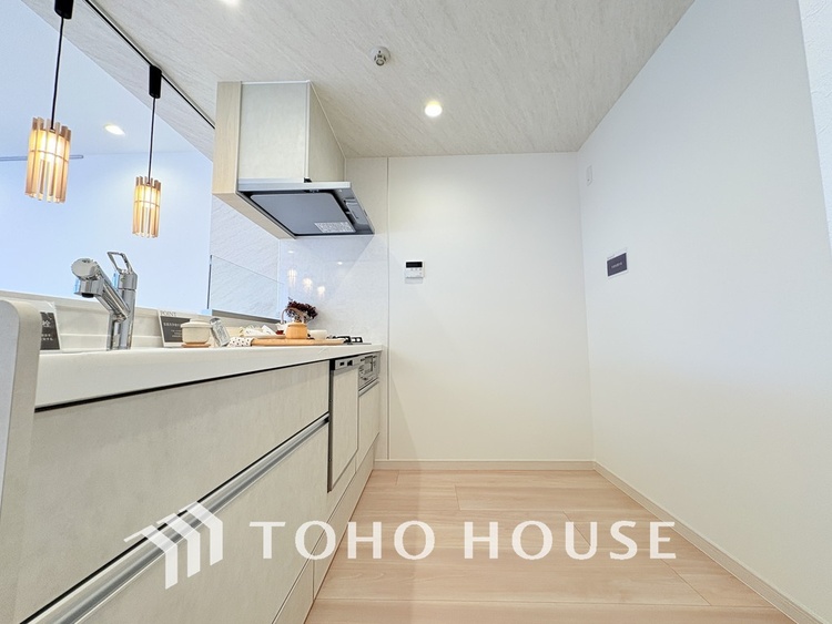 キッチン シンプルな部屋の雰囲気に溶け合うナチュラルキッチン