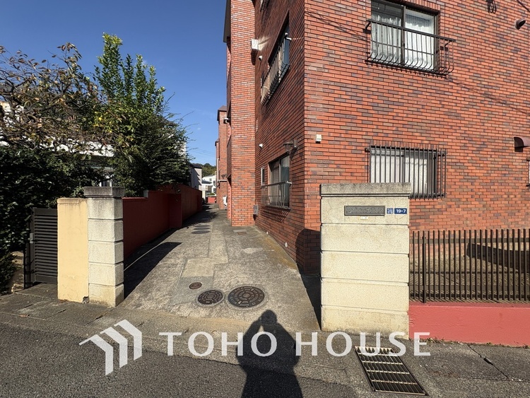 エントランス マンション入り口