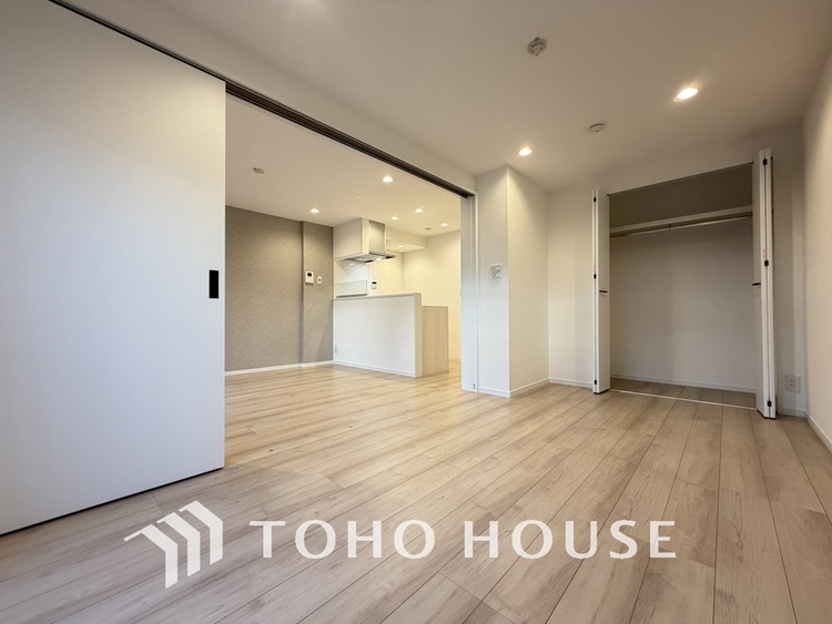 内装 シンプルですっきりとした室内は飽きのこない居心地の良い雰囲気です