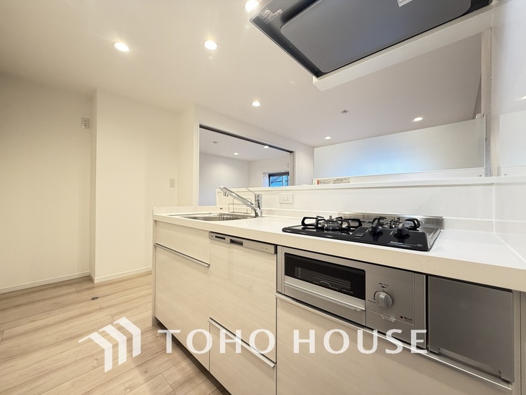 キッチン シンプルな部屋の雰囲気に溶け合うナチュラルキッチン