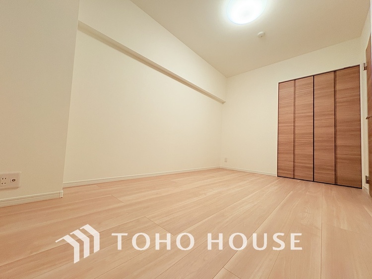 内装 シンプルですっきりとした室内は飽きのこない居心地の良い雰囲気です