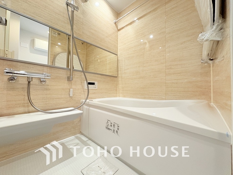 風呂 一日の疲れを癒すバスルームは、心地よいリラックスを叶える清潔感溢れる空間