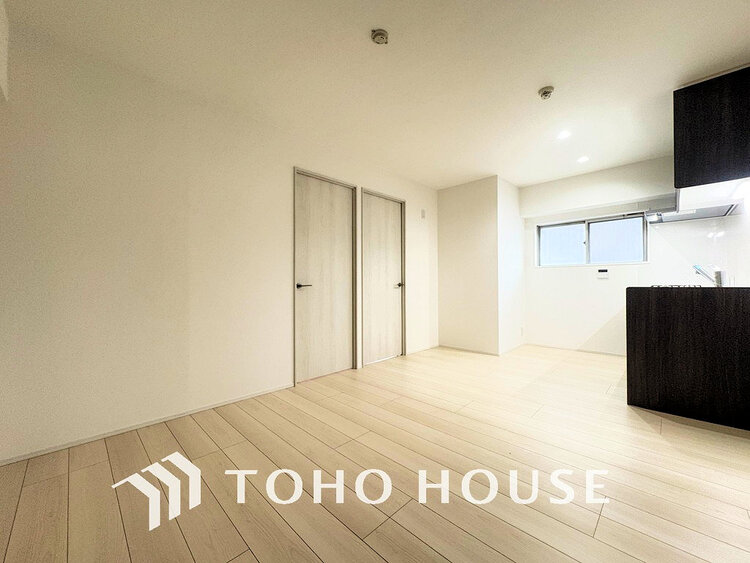 内装 広がりのある住空間、家族が集まるリビング・ダイニング