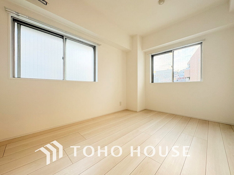 内装 シンプルですっきりとした室内は飽きのこない居心地の良い雰囲気