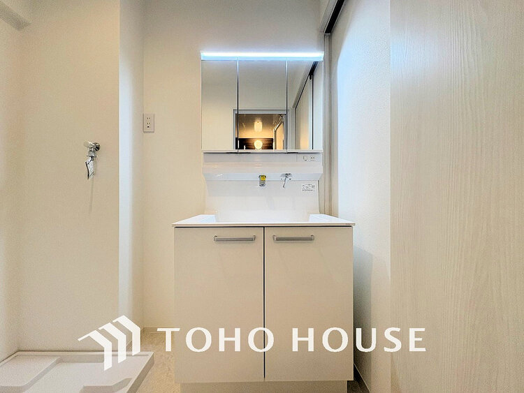 洗面 大きな洗面鏡付き、朝の身支度も楽しくなりますね