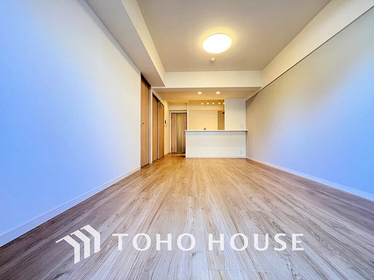 内装 広がりのある住空間、家族が集まるリビング・ダイニング