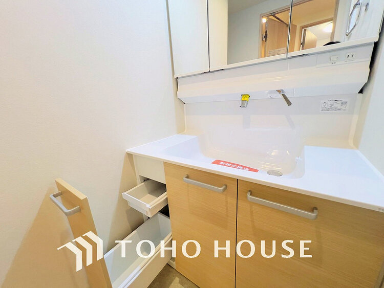 洗面 大きな洗面鏡付き、朝の身支度も楽しくなりますね