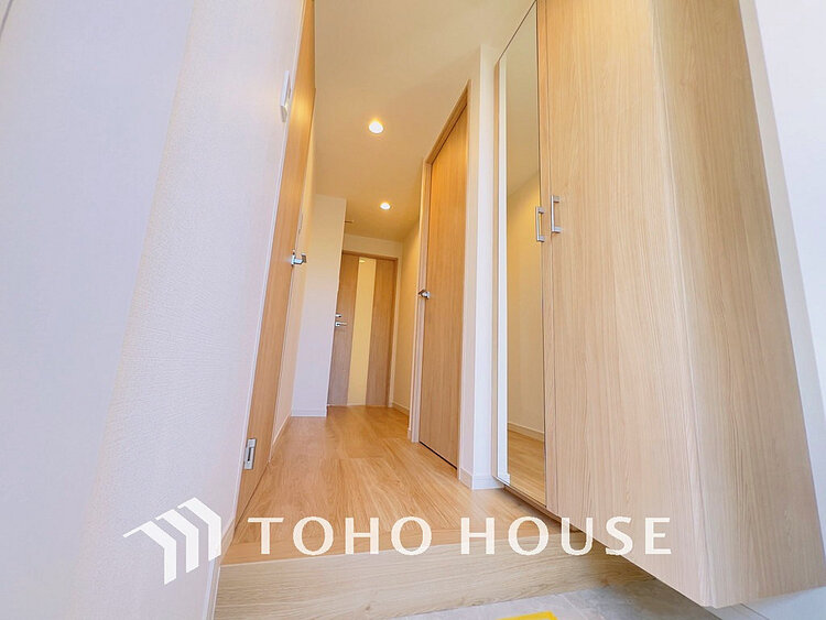 玄関 落ち着いた雰囲気の玄関、家族の帰りを暖かく迎えてくれます