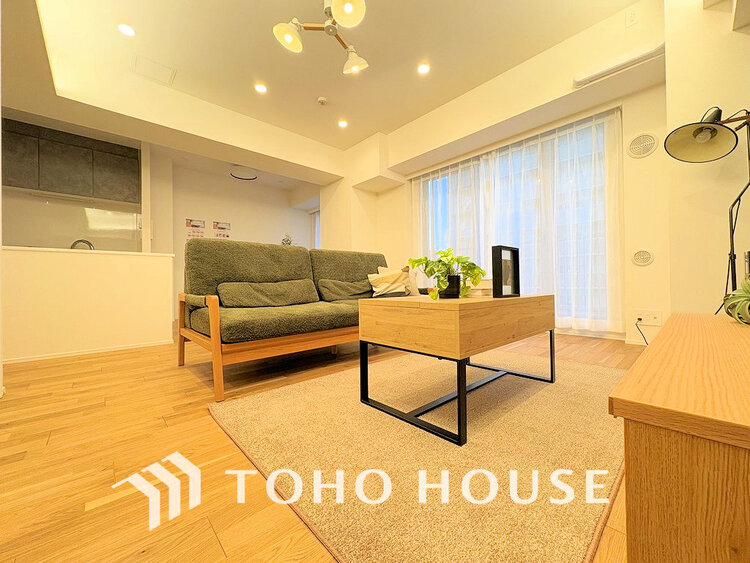 内装 家族みんなが爽やかに過ごせるように、光をたっぷり取り込んだLDK