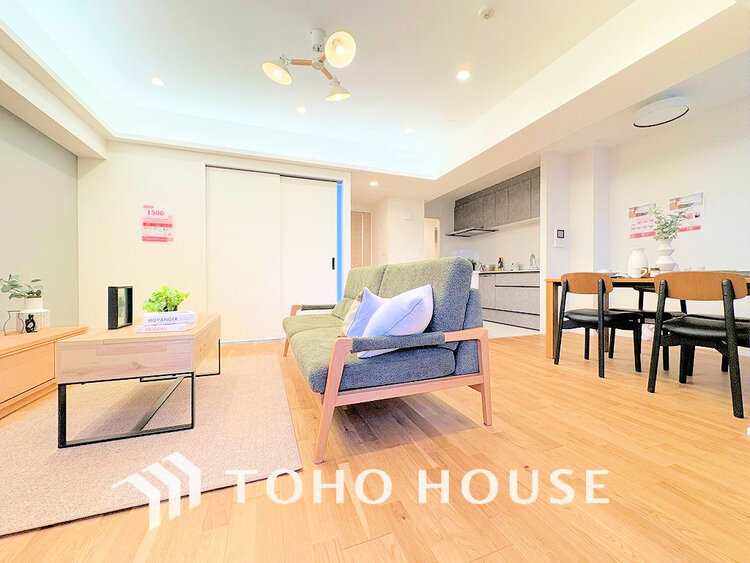 内装 上質な時間を育む暮らしのメインステージ。寛ぎとコミュニケーションを育む居心地のよい場所