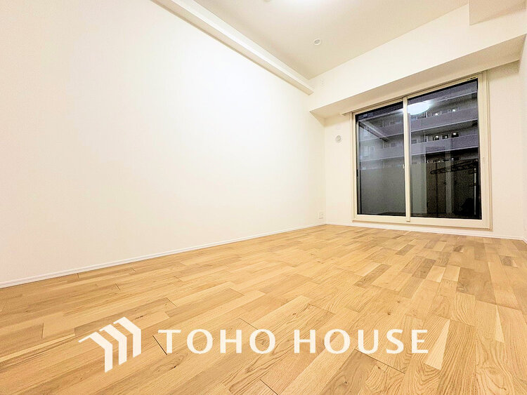 内装 採光もある洋室は、くつろぎのひと時を過ごすのにぴったり