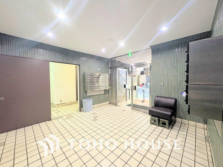 エントランス 落ち着いた色合いのエントランス