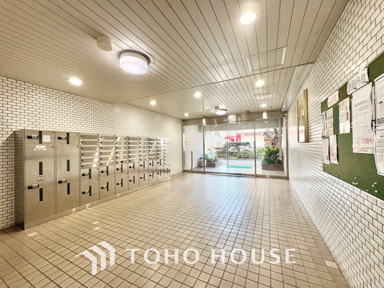 外観 ほんの少しのこだわり。ちょっとした色使いがその家がもつ雰囲気、趣（おもむき）を携え、暮らす家族や訪ねてくる友人・知人に新鮮な香りを運んできます。