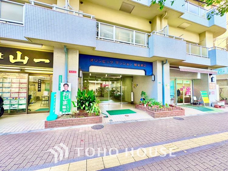 外観 ほんの少しのこだわり。ちょっとした色使いがその家がもつ雰囲気、趣（おもむき）を携え、暮らす家族や訪ねてくる友人・知人に新鮮な香りを運んできます。