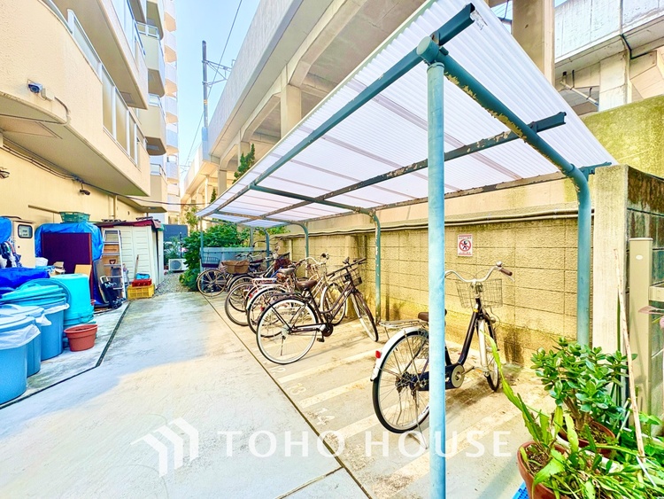 外観 ほんの少しのこだわり。ちょっとした色使いがその家がもつ雰囲気、趣（おもむき）を携え、暮らす家族や訪ねてくる友人・知人に新鮮な香りを運んできます。