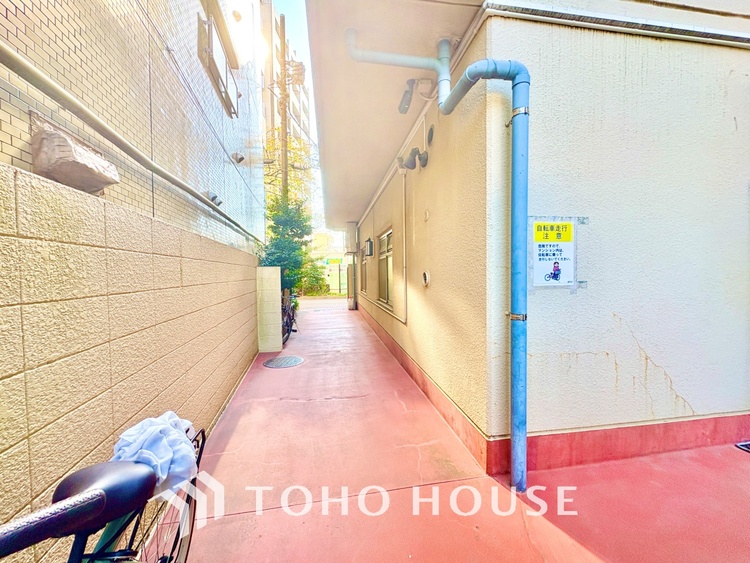 外観 ほんの少しのこだわり。ちょっとした色使いがその家がもつ雰囲気、趣（おもむき）を携え、暮らす家族や訪ねてくる友人・知人に新鮮な香りを運んできます。