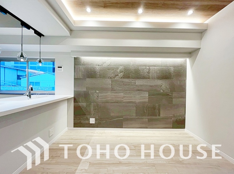 内装 【living】居心地のいい暮らしには欠かせない眩い採光。