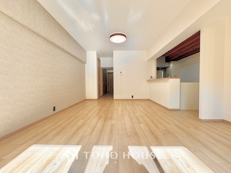 内装 時間をかけて作り上げるそんな空間を君と共有したい。僕たちの空間は唯一無二の物だから。